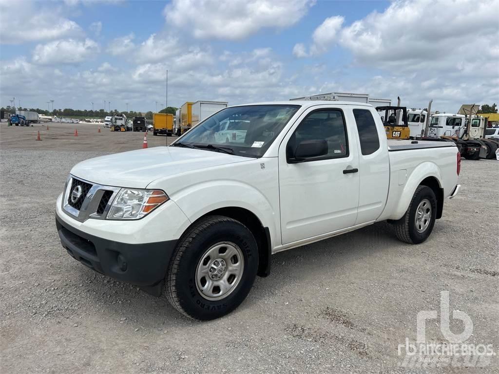 Nissan FRONTIER Pikapai / Bortiniai sunkvežimiai