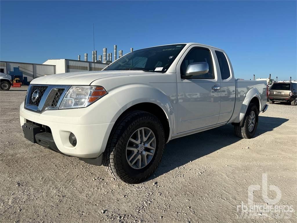 Nissan FRONTIER Pikapai / Bortiniai sunkvežimiai