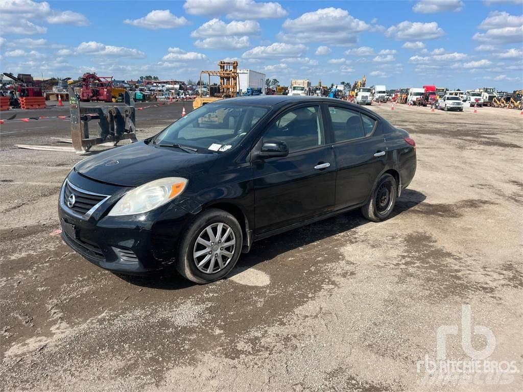 Nissan VERSA Lengvieji automobiliai