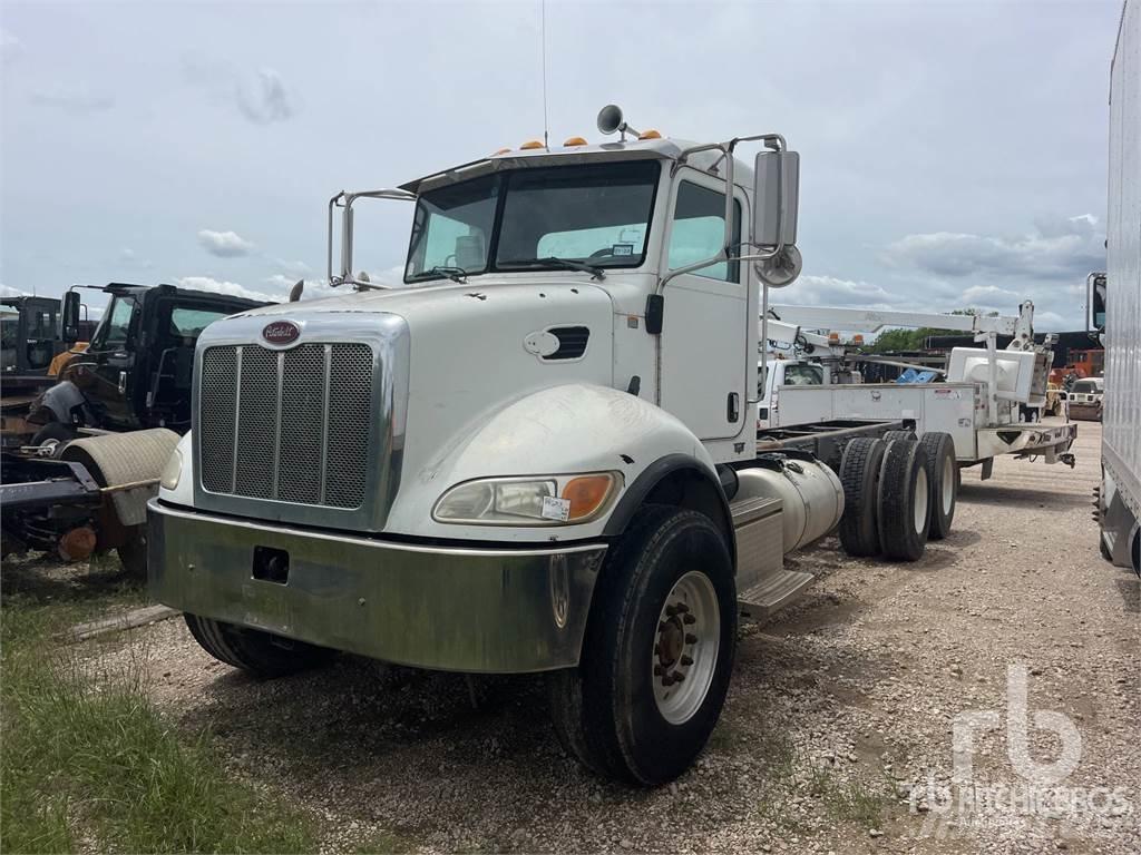 Peterbilt 335 Važiuoklė su kabina