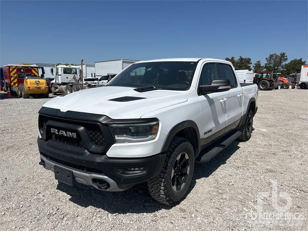 RAM 1500 Pikapai / Bortiniai sunkvežimiai