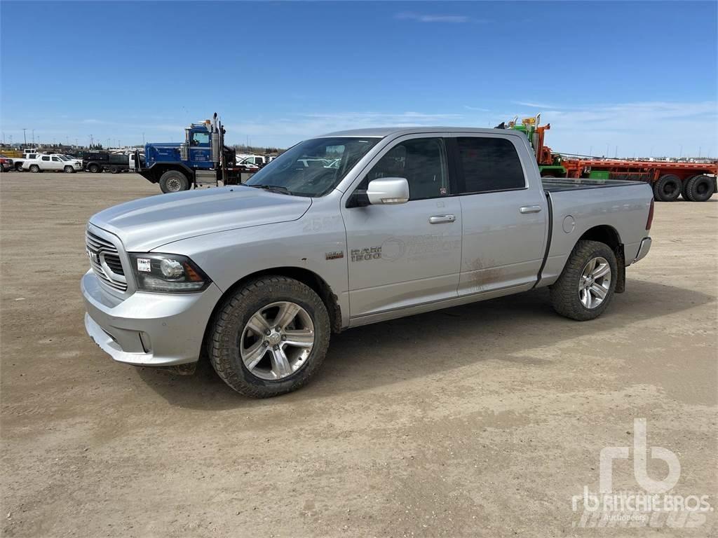 RAM 1500 Pikapai / Bortiniai sunkvežimiai