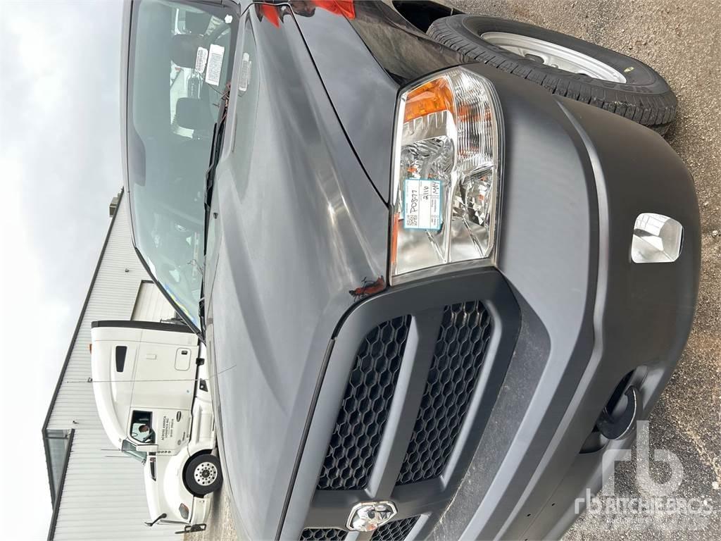 RAM 1500 Pikapai / Bortiniai sunkvežimiai