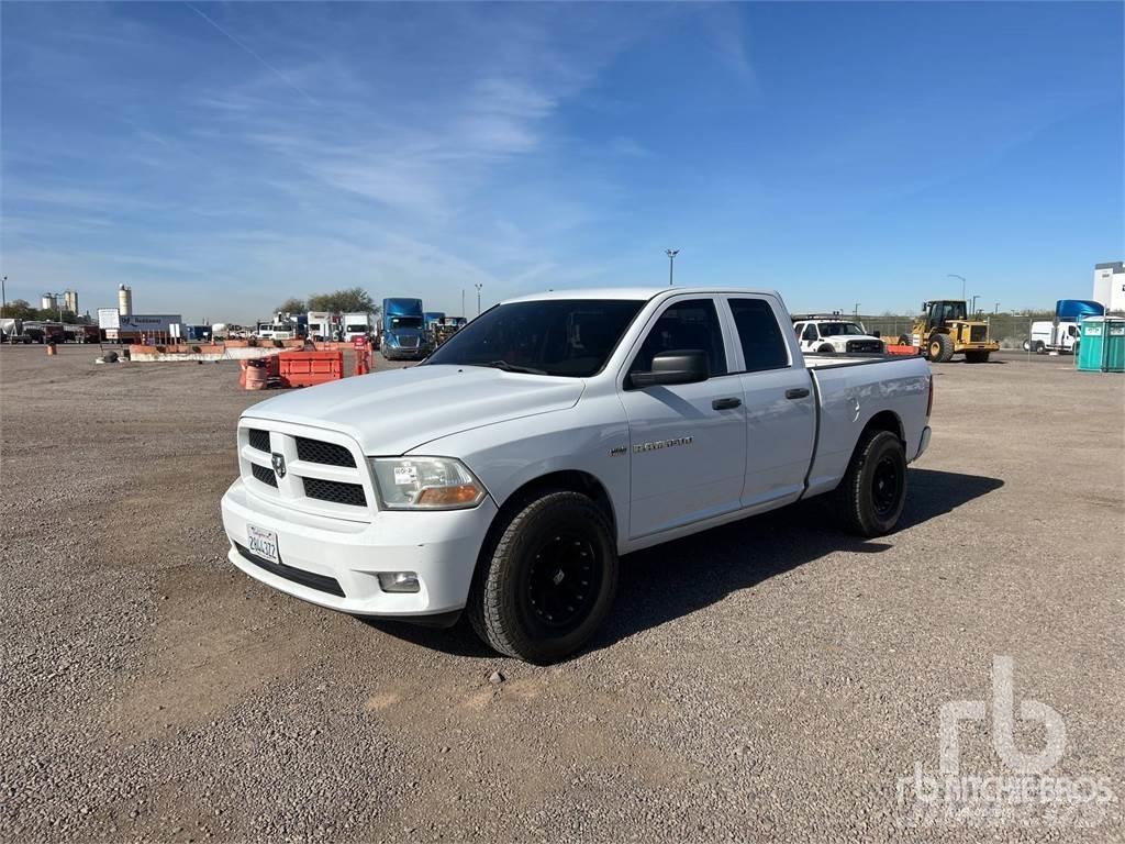 RAM 1500 Pikapai / Bortiniai sunkvežimiai
