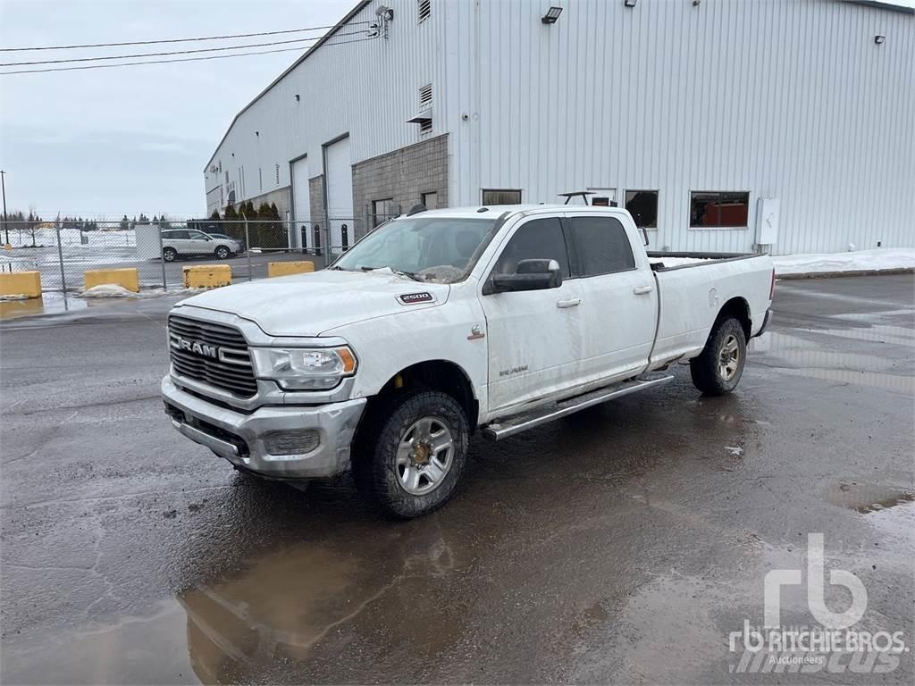 RAM 2500 Pikapai / Bortiniai sunkvežimiai