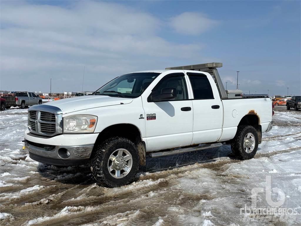 RAM 2500 Pikapai / Bortiniai sunkvežimiai