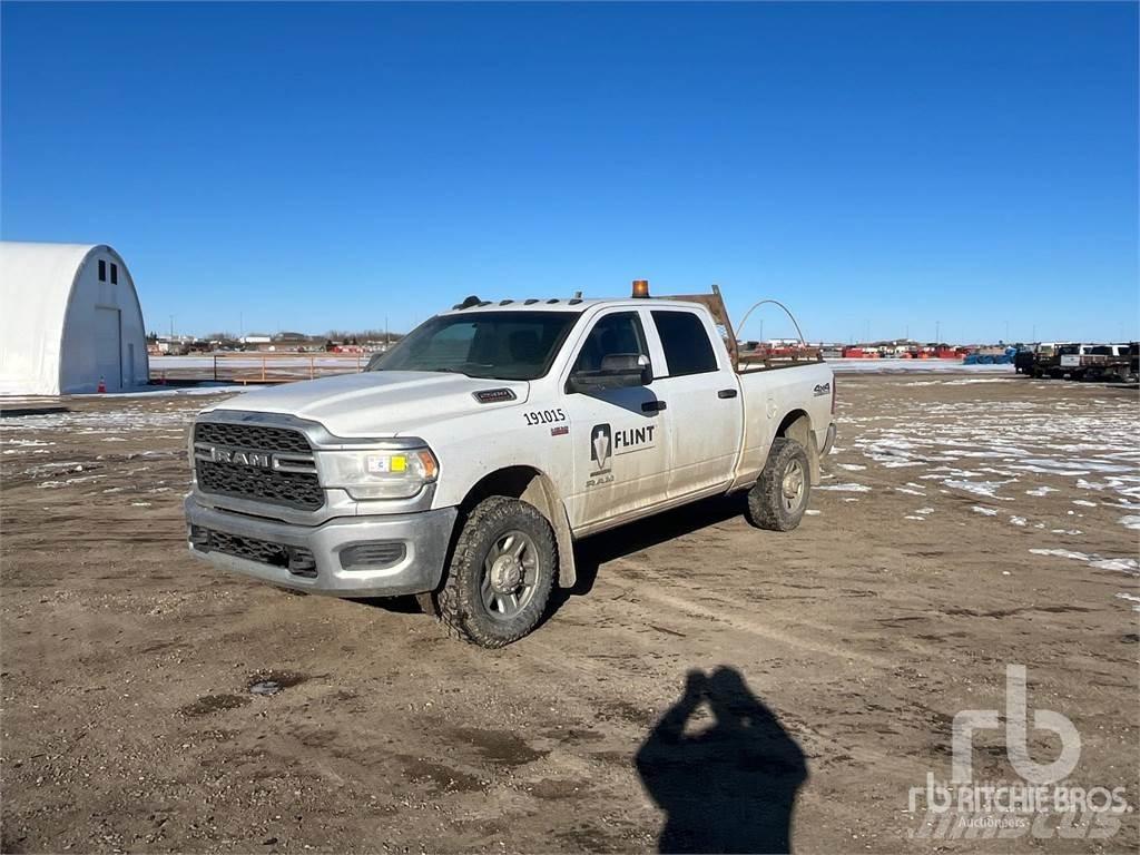 RAM 2500 Pikapai / Bortiniai sunkvežimiai