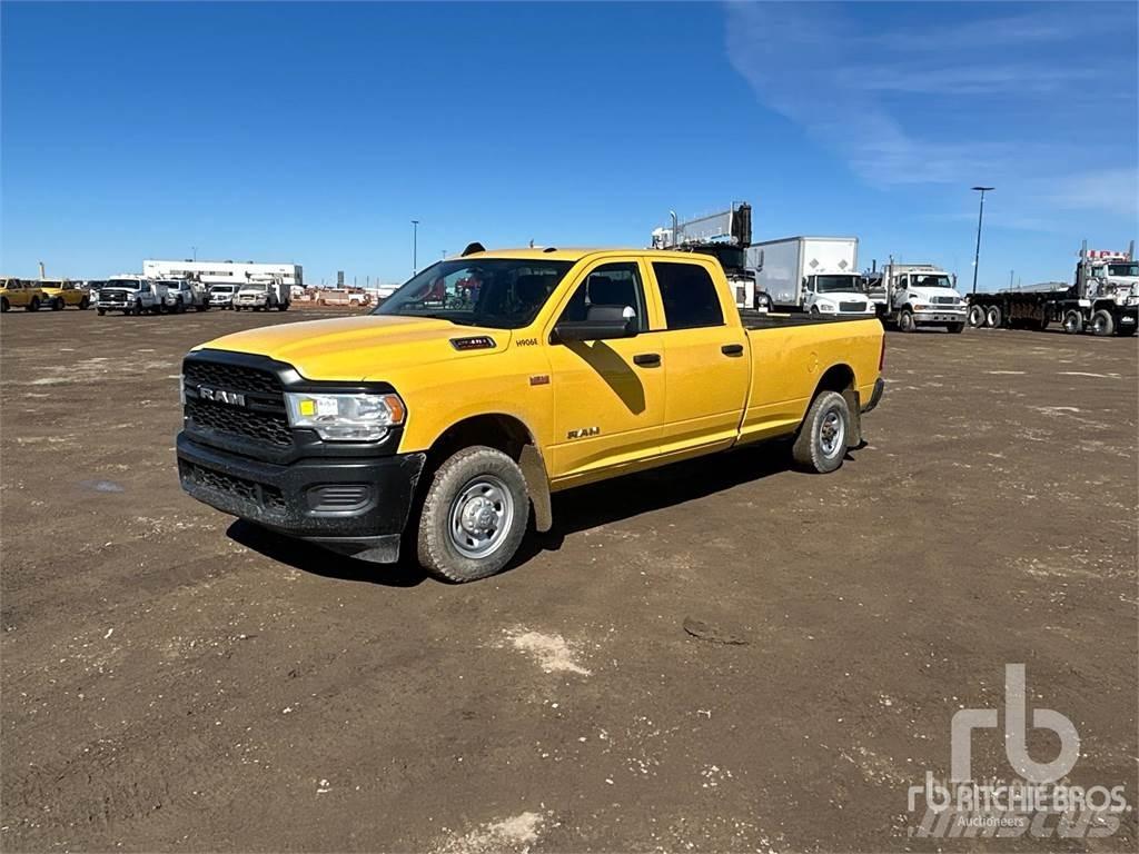 RAM 2500 Pikapai / Bortiniai sunkvežimiai