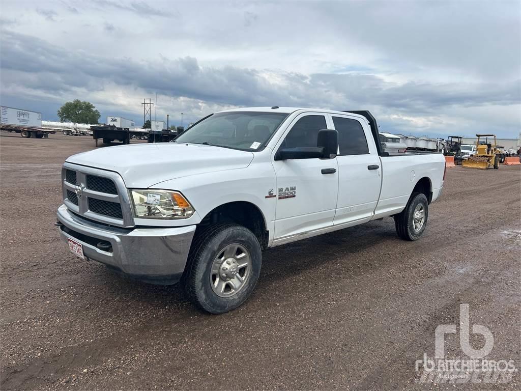 RAM 2500 Pikapai / Bortiniai sunkvežimiai