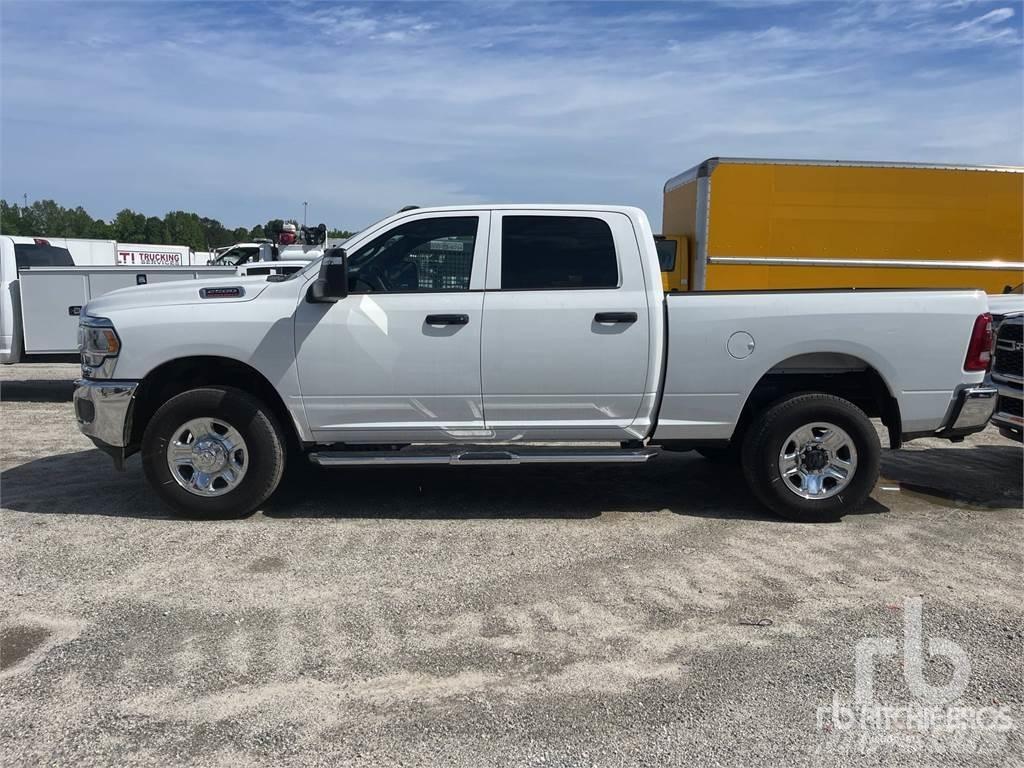 RAM 2500 Pikapai / Bortiniai sunkvežimiai