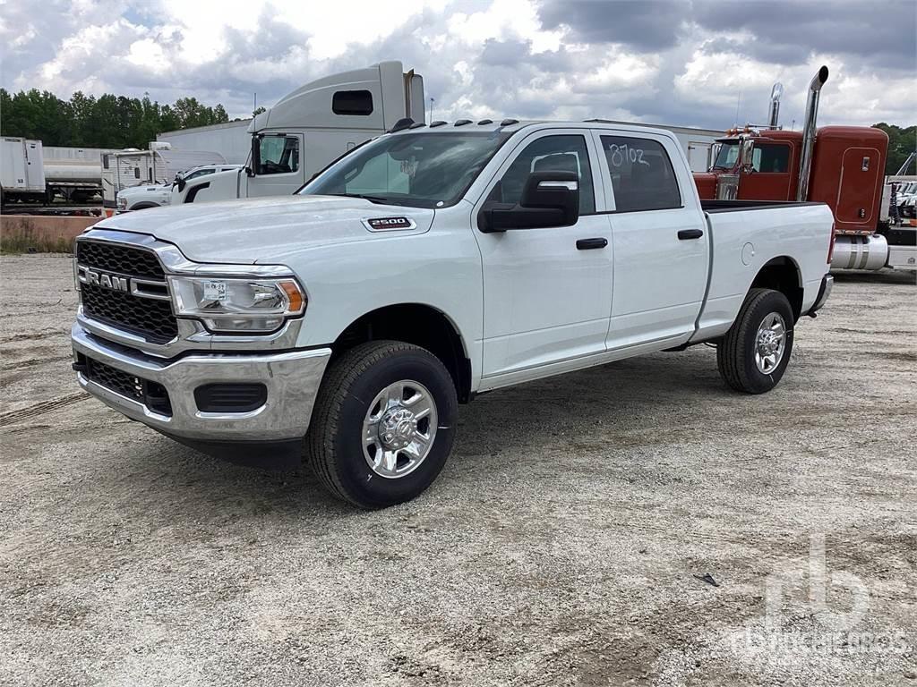 RAM 2500 Pikapai / Bortiniai sunkvežimiai