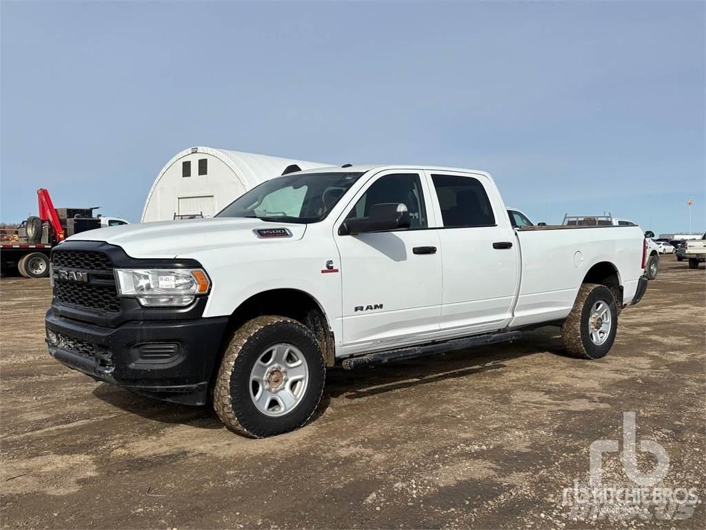 RAM 3500 Pikapai / Bortiniai sunkvežimiai