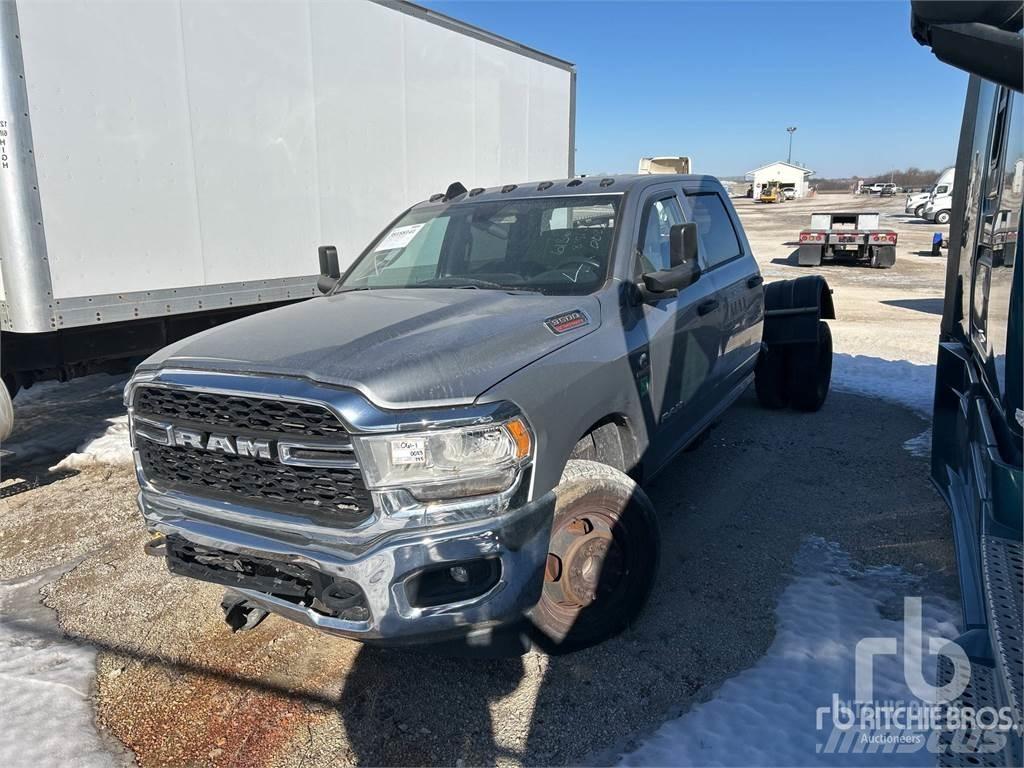 RAM 3500 Pikapai / Bortiniai sunkvežimiai