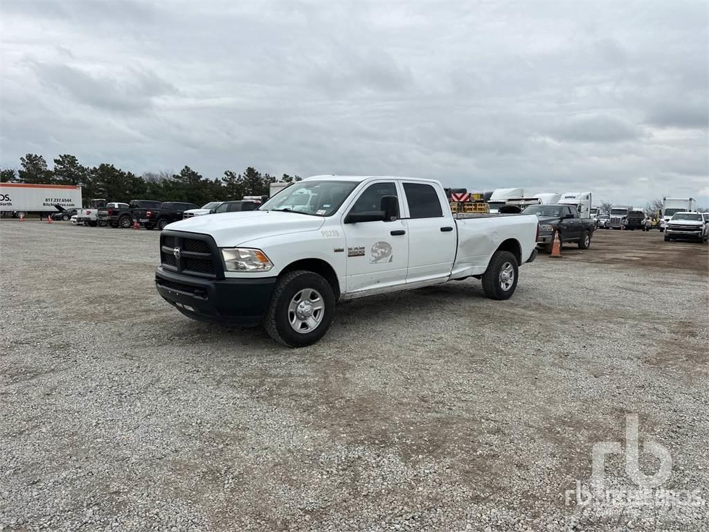 RAM 3500 Pikapai / Bortiniai sunkvežimiai