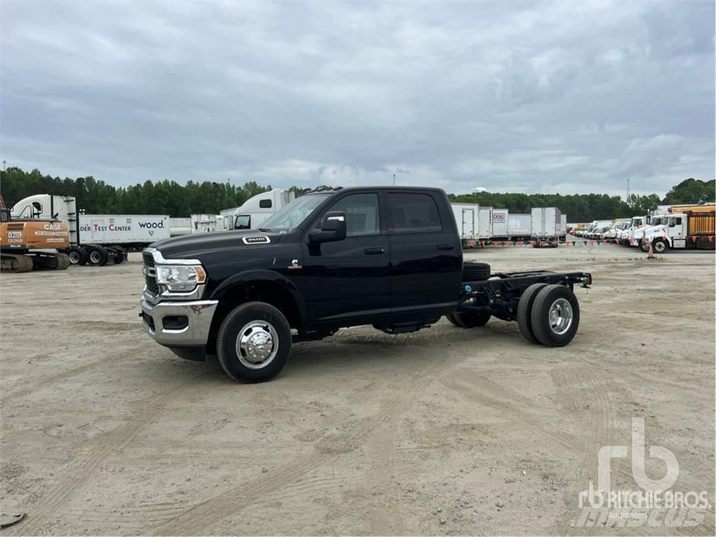 RAM 3500 Važiuoklė su kabina