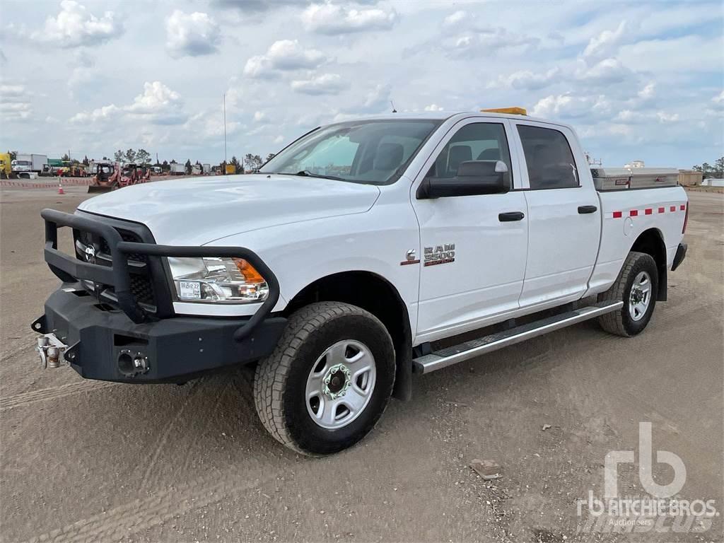 RAM 3500 Pikapai / Bortiniai sunkvežimiai