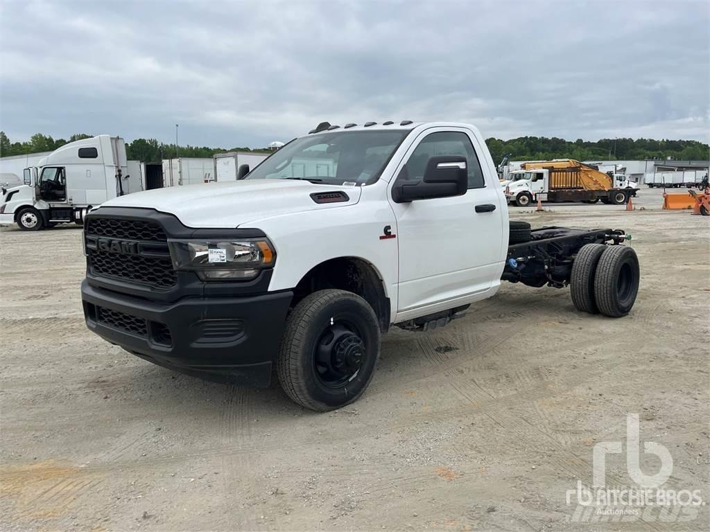 RAM 3500 Važiuoklė su kabina