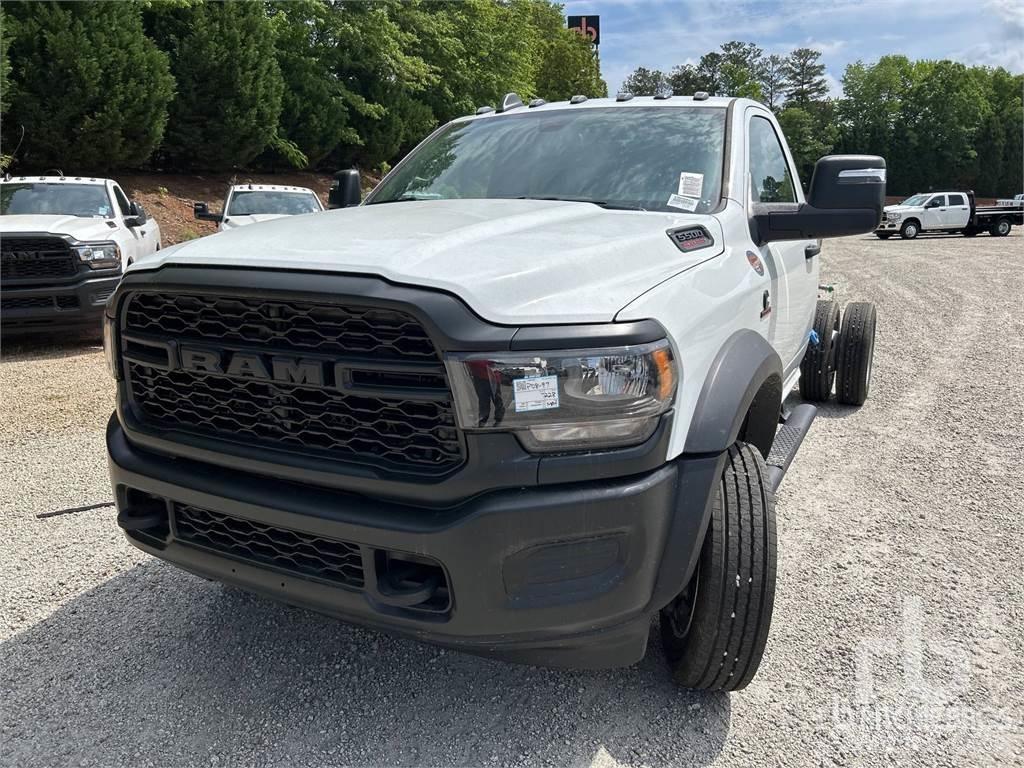 RAM 5500 Važiuoklė su kabina