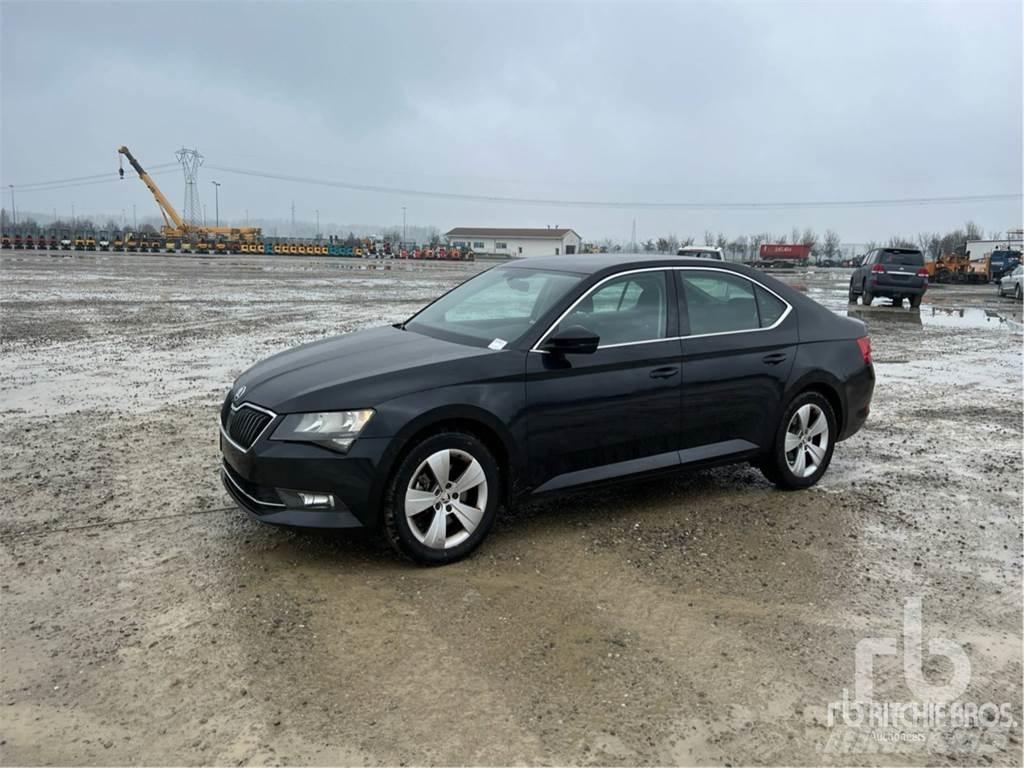Skoda SUPERB Lengvieji automobiliai