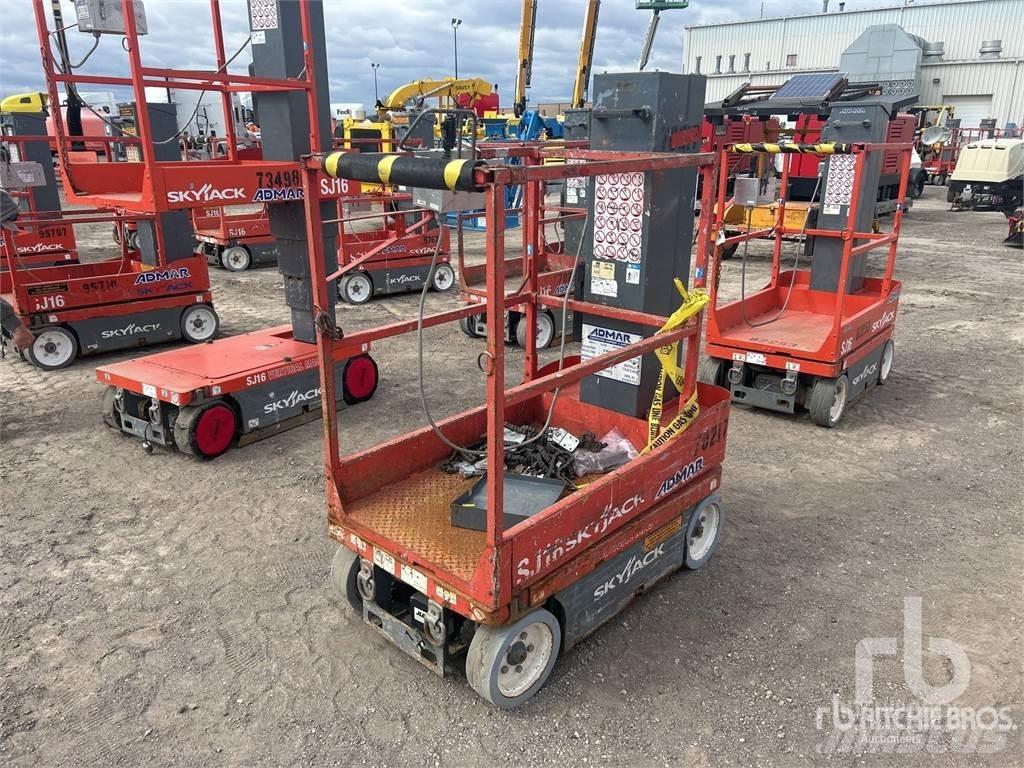 SkyJack SJ16 Keltuvai, gervės ir medžiagų liftai