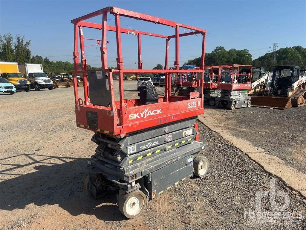 SkyJack SJ3219 Žirkliniai keltuvai