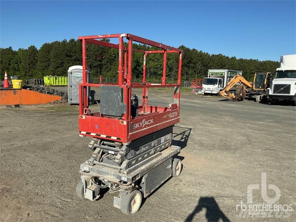SkyJack SJ3219 Žirkliniai keltuvai