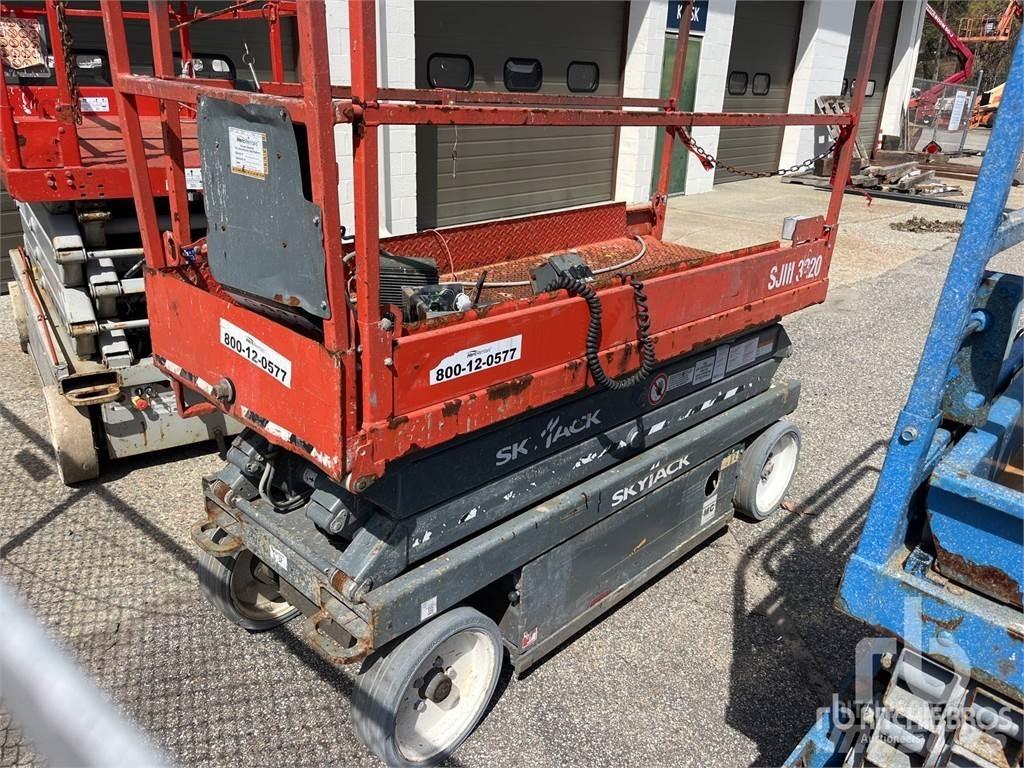 SkyJack SJ3220 Žirkliniai keltuvai