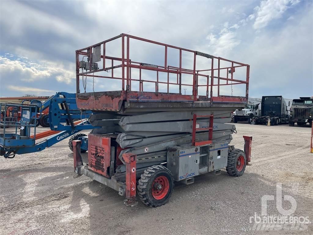 SkyJack SJ9250 Žirkliniai keltuvai