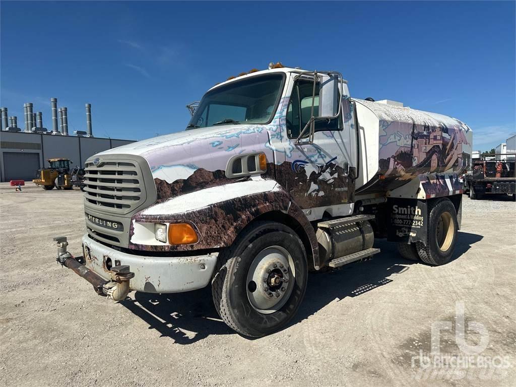 Sterling L8500 Vandens sunkvežimiai