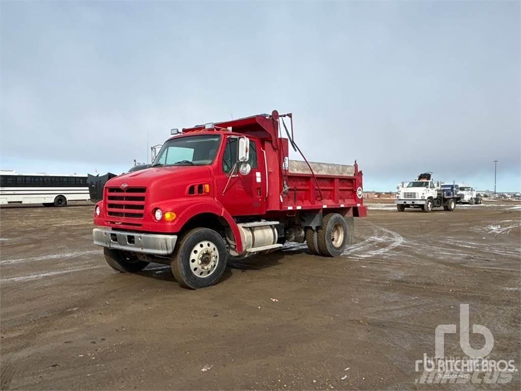 Sterling L8501 Savivarčių priekabų vilkikai