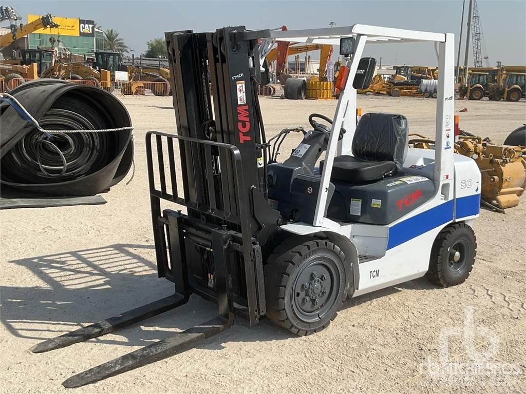 TCM FD30T3CA Dyzeliniai krautuvai