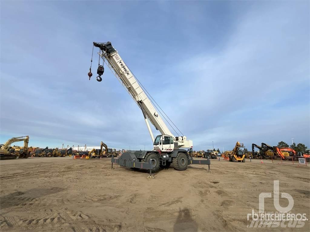 Terex RT780 Neapdoroto reljefo kranai