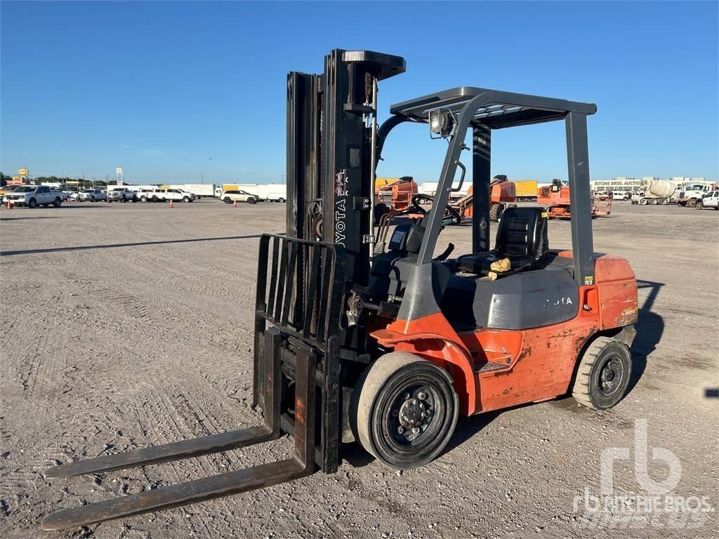 Toyota 7FDU30 Dyzeliniai krautuvai