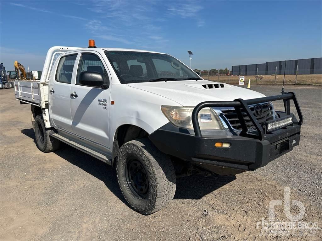 Toyota HILUX Pikapai / Bortiniai sunkvežimiai
