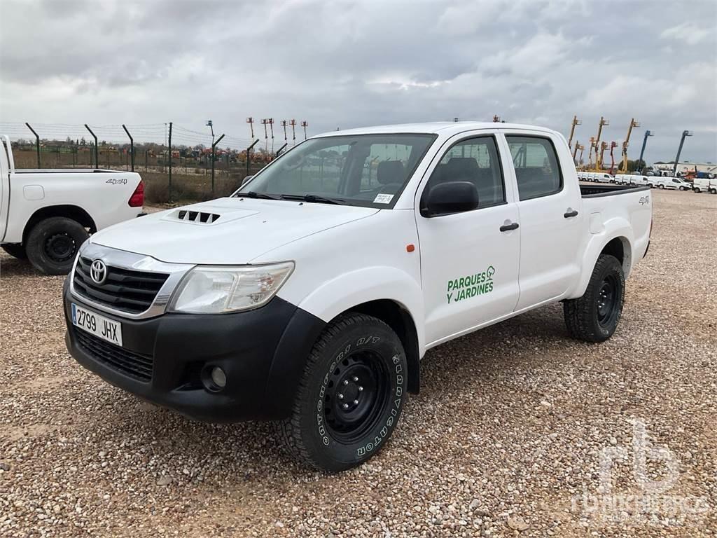 Toyota HILUX Pikapai / Bortiniai sunkvežimiai