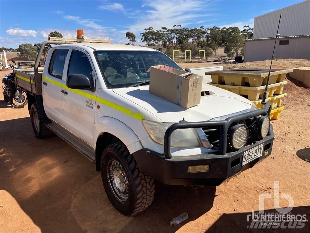 Toyota HILUX Pikapai / Bortiniai sunkvežimiai