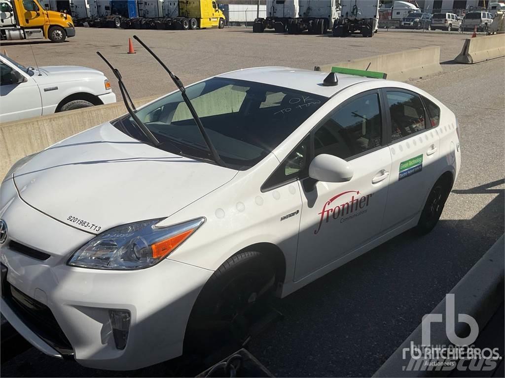 Toyota PRIUS Lengvieji automobiliai