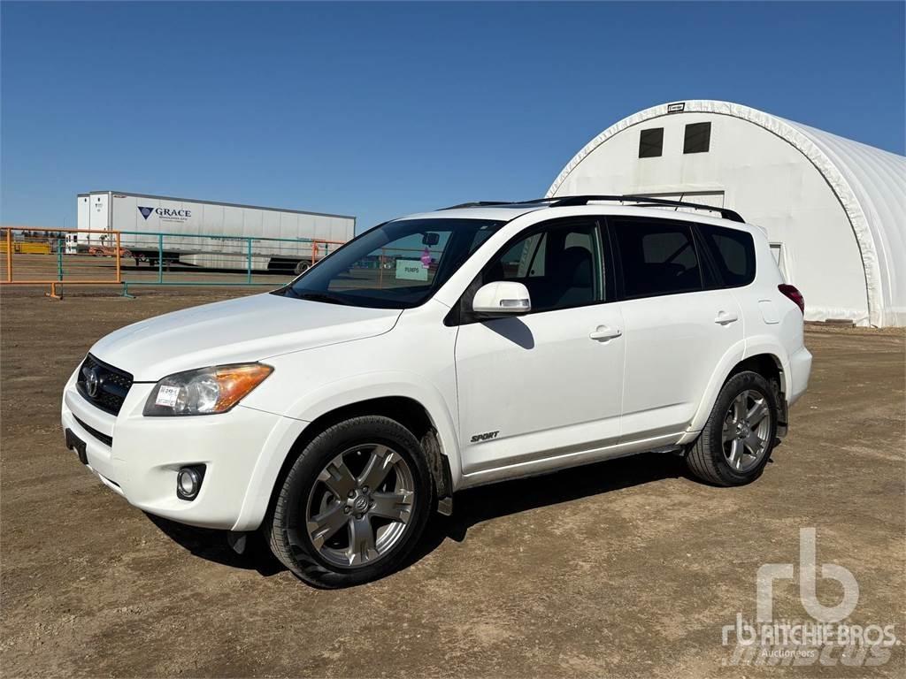 Toyota RAV4 Pikapai / Bortiniai sunkvežimiai
