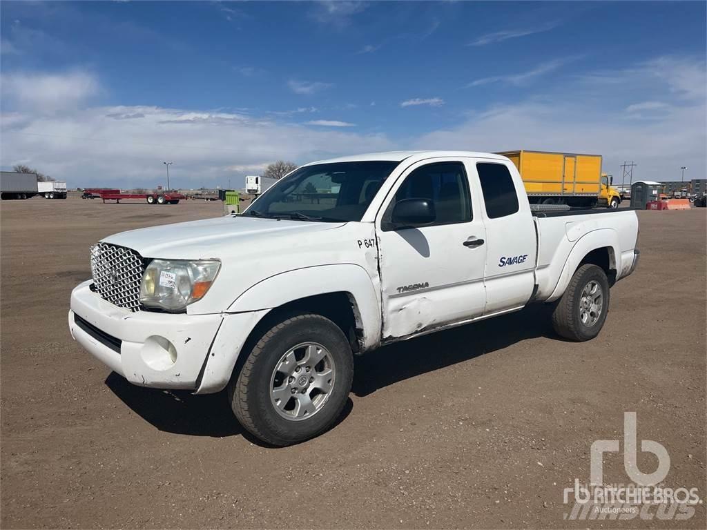 Toyota TACOMA Pikapai / Bortiniai sunkvežimiai