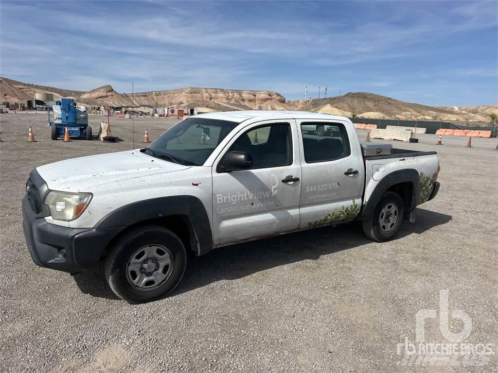 Toyota TACOMA Pikapai / Bortiniai sunkvežimiai