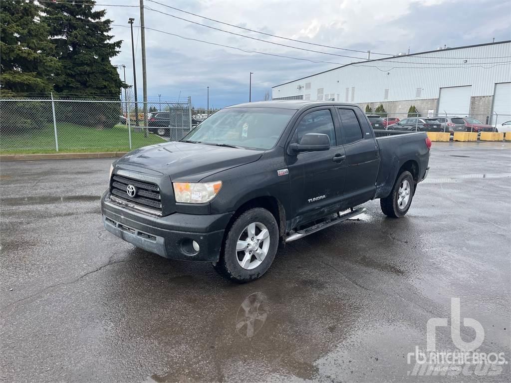 Toyota TUNDRA Pikapai / Bortiniai sunkvežimiai