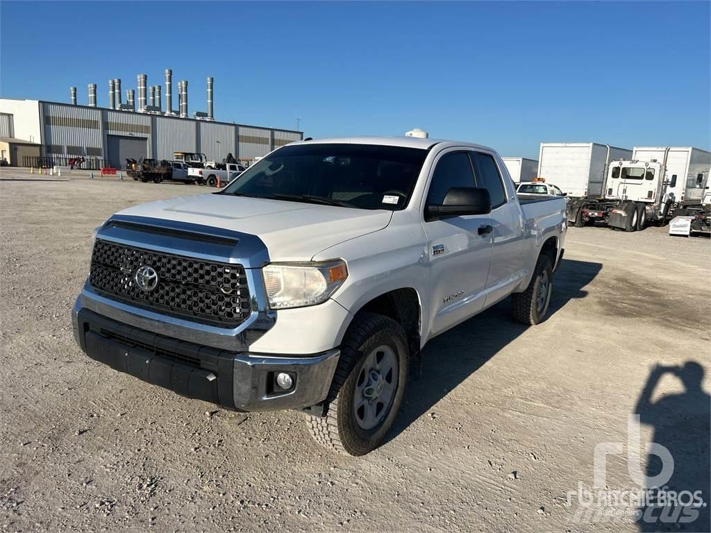 Toyota TUNDRA Pikapai / Bortiniai sunkvežimiai