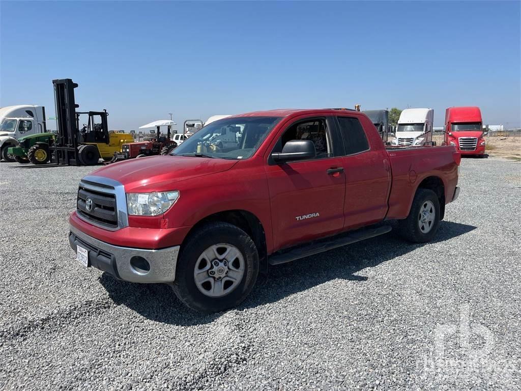 Toyota TUNDRA Pikapai / Bortiniai sunkvežimiai
