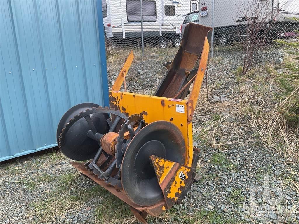 Trackless XX-51 Sniego pūstuvai
