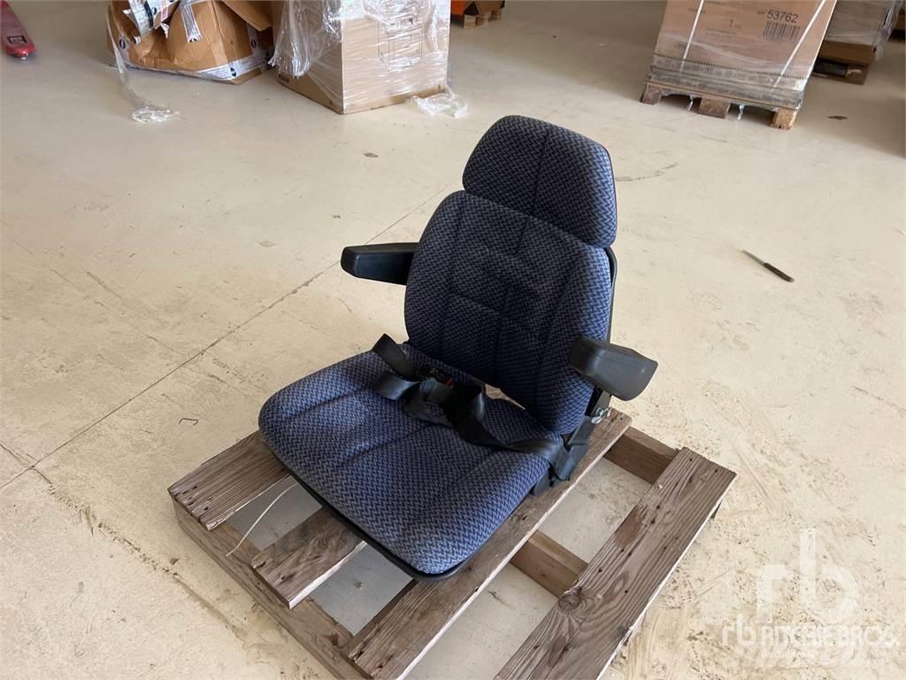  Tractor Seat Kiti naudoti traktorių priedai