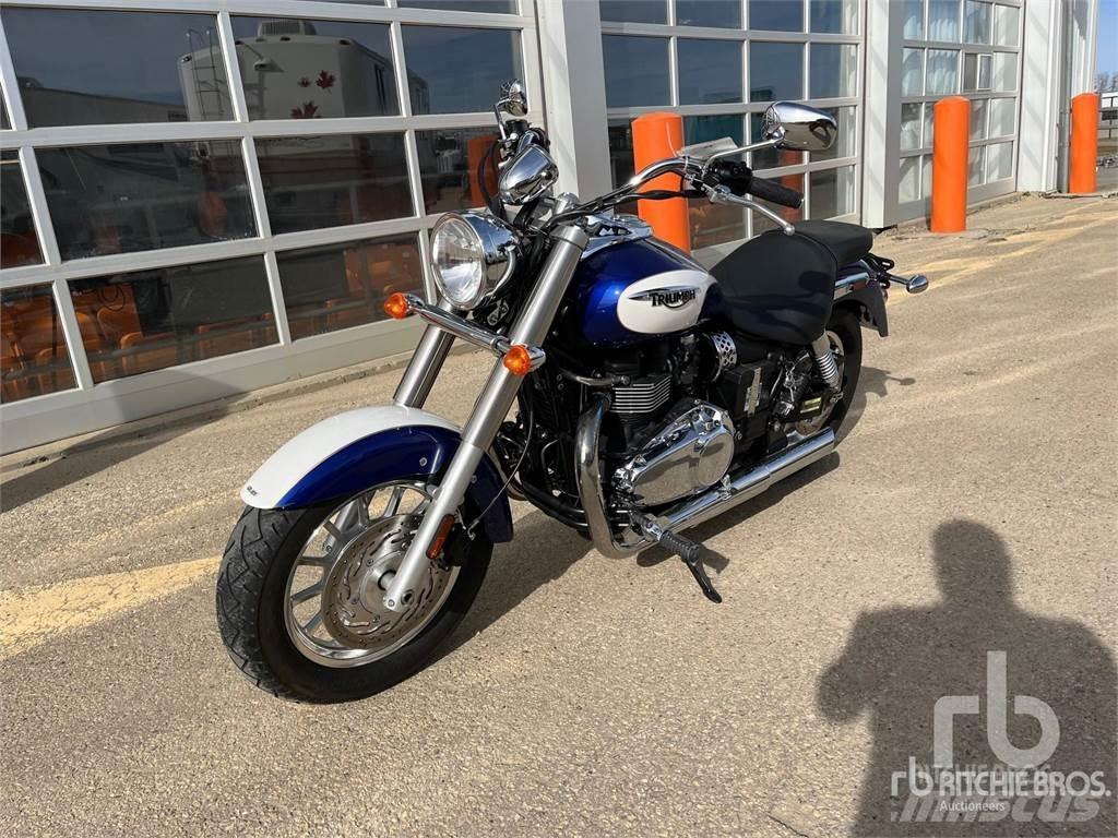 Triumph AMERICA Lengvieji automobiliai