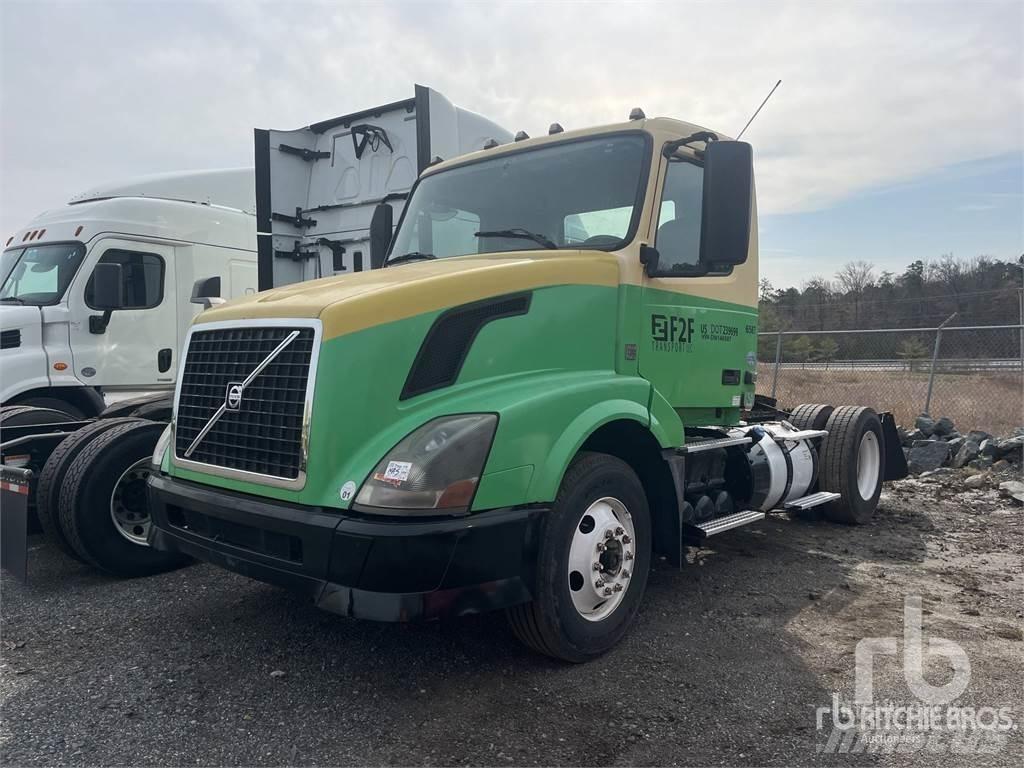 Volvo VNL Naudoti vilkikai
