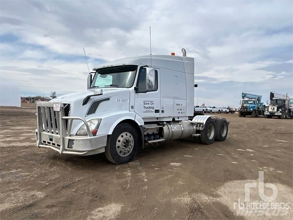 Volvo VNL Naudoti vilkikai