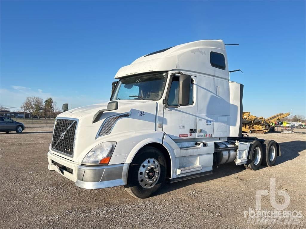 Volvo VNL Naudoti vilkikai