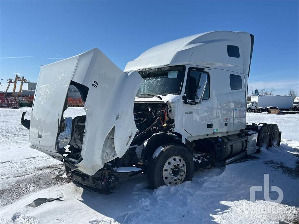 Volvo VNL Naudoti vilkikai